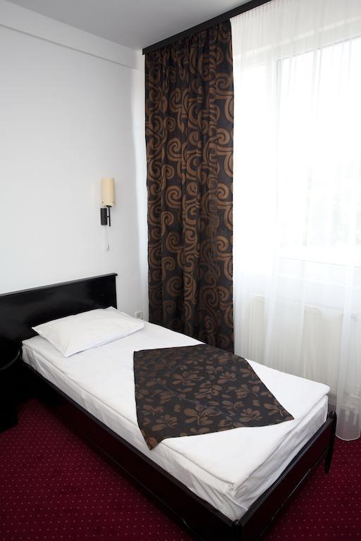Hotel Terra Oradea Exterior foto