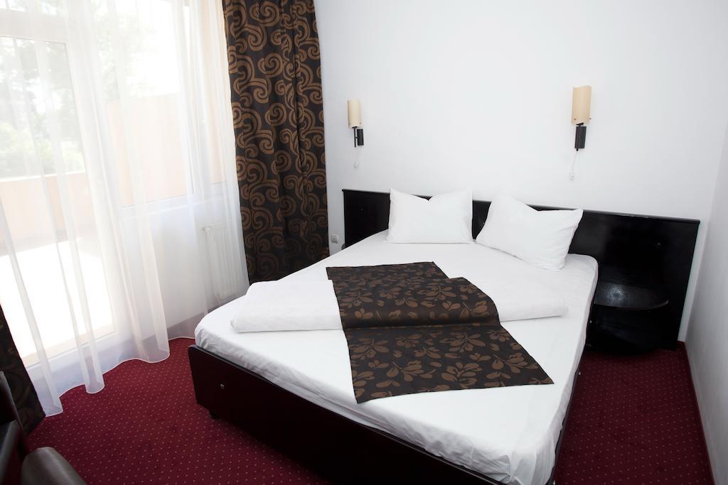 Hotel Terra Oradea Exterior foto