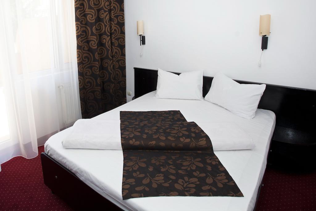 Hotel Terra Oradea Exterior foto