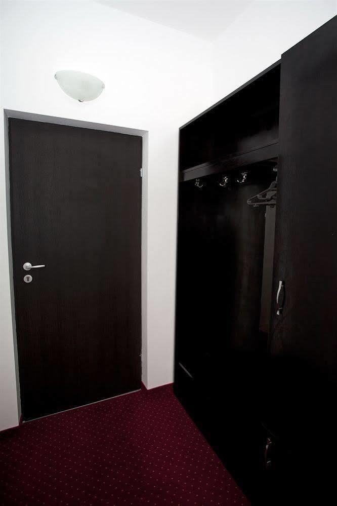 Hotel Terra Oradea Exterior foto