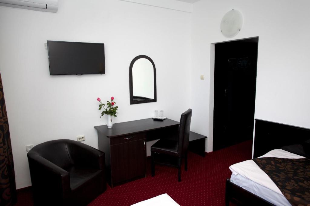 Hotel Terra Oradea Habitación foto