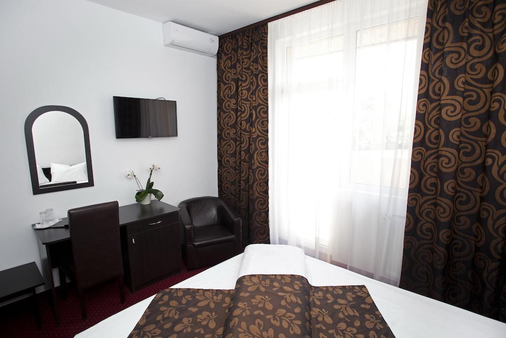 Hotel Terra Oradea Exterior foto